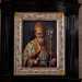 Notiamo poi sulla sinistra un quadro dai colori vivaci, che raffigura un uomo barbuto simile a quello della statua. In effetti  San Sabino  sottolinea il 45enne Don Michele, viceparroco della chiesa -: il dipinto  uno dei pochi indizi che lasciano presagire che qui siano presenti le sue reliquie